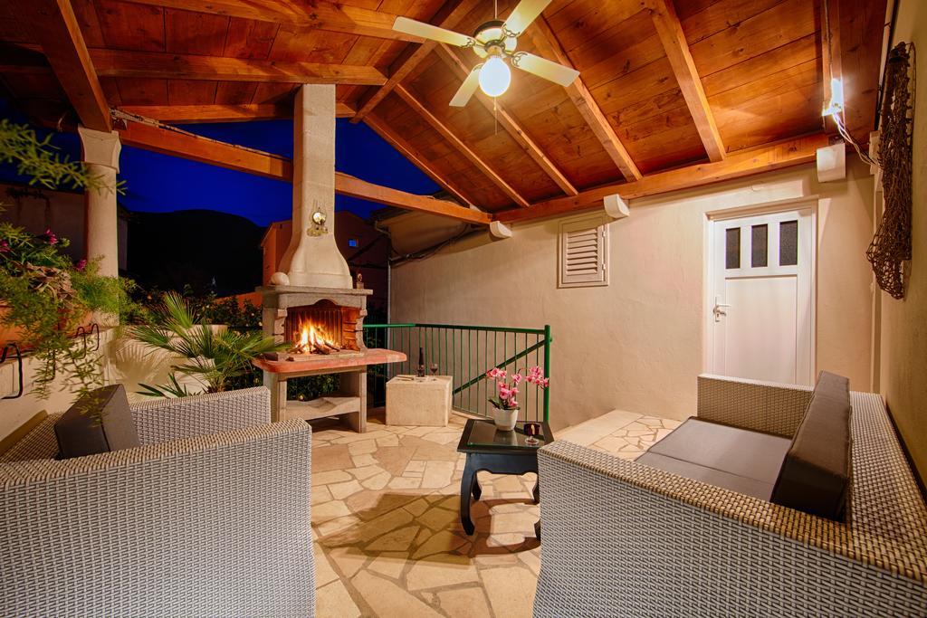 Villa Kamenica Komiža Δωμάτιο φωτογραφία