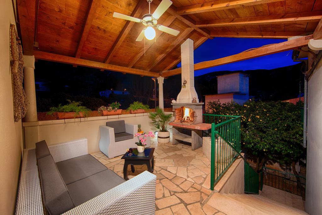 Villa Kamenica Komiža Δωμάτιο φωτογραφία